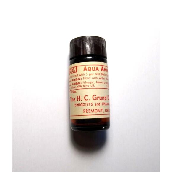 Amber Poison Medicine Bottle Aqua Ammonia Skull And Crossbones Pharmacists Label - Picture 2 of 6